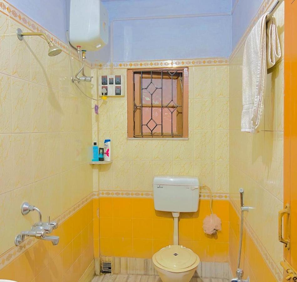 Spacious Apt With Antique Furniture ,Ac & Kitchen Kalkutta Exterior foto